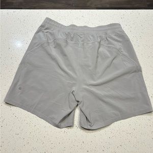 Lululemon Pacebreaker Linerless 7in shorts Large
